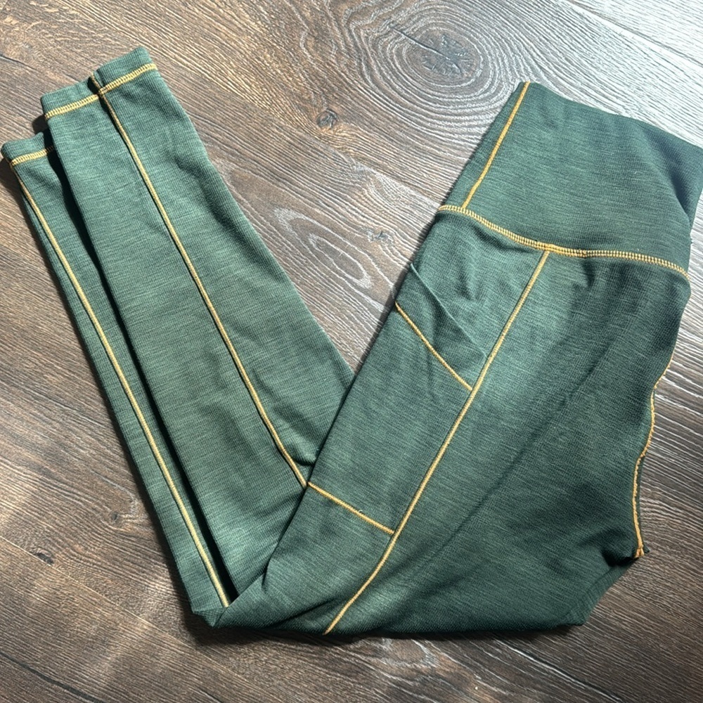 Prana Forest Green Leggings Pockets Medium soft Gold Threading